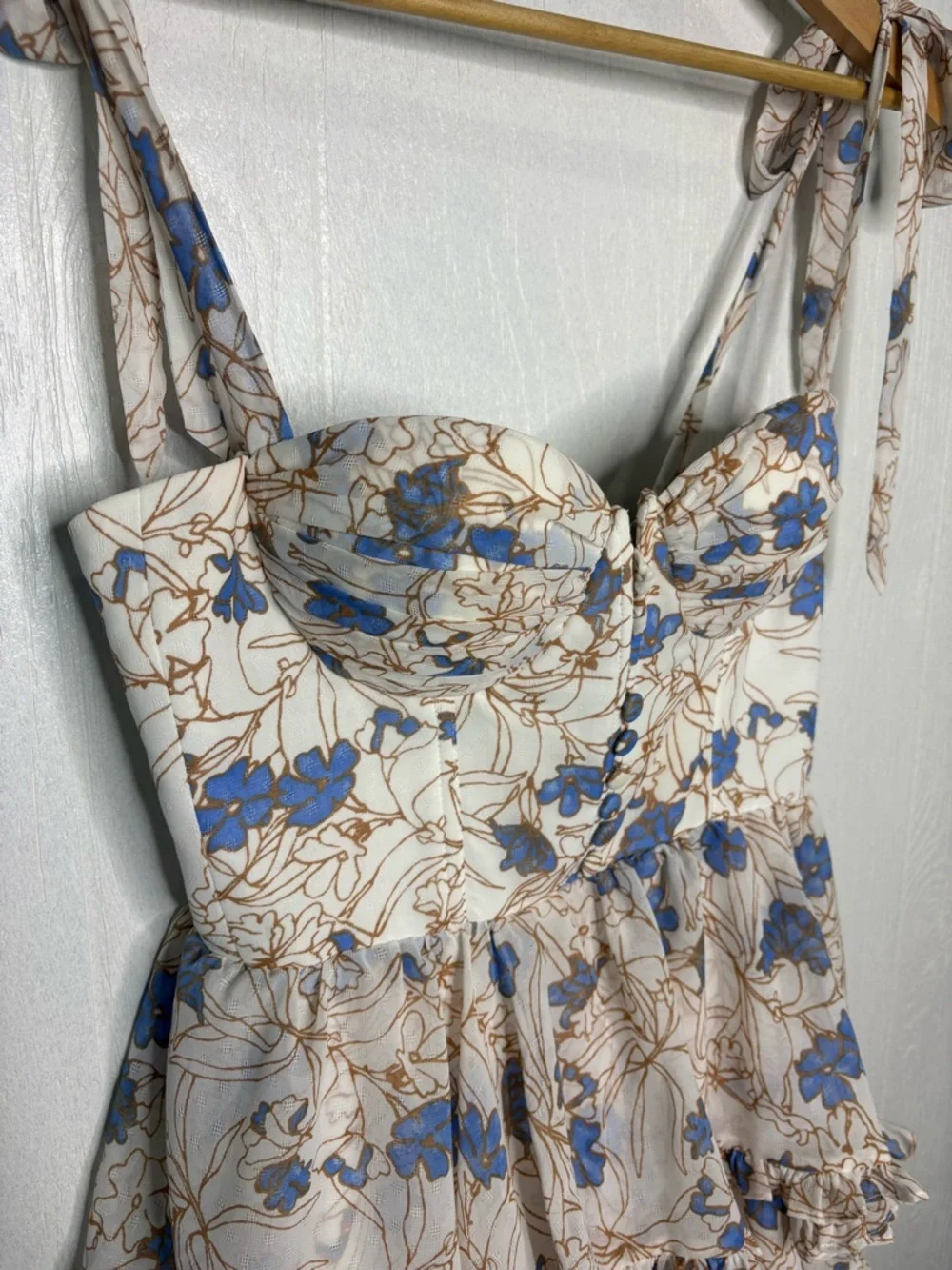Adeirlina Cream Blue Floral Strappy Sleeve Mini Ruffle Dress size Small - Picture 6 of 12
